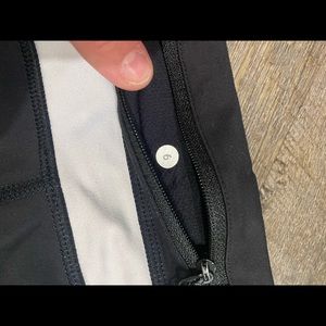 Lululemon capris black and white